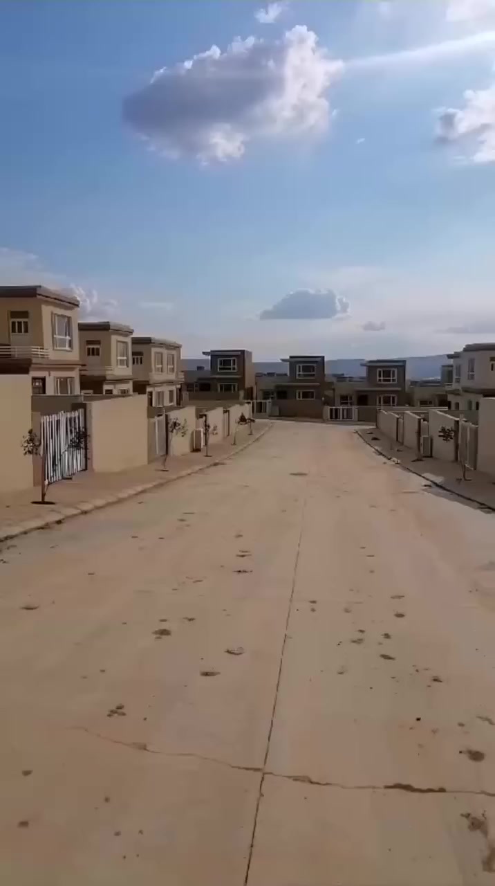 بسم الله للبيع للبيع بيت بسعر مغري جداً مناسب مستعجل للبيع 200م.رابرين مجمع كاني ستي 475ورقه فقط غرفتين وصاله ومطبخ وصحيات جديده مامسكون زيرو ***********. اووو***********واتساب ماسنجر فايبر السعر يشمل سعر الشركه مع دلالليه المكتب تأخذ صافي وعندي شفق استلام فوري بمقدمه 3دفتر عقارات بيانو الأشهر مدير سيد نزار أبو برزان
