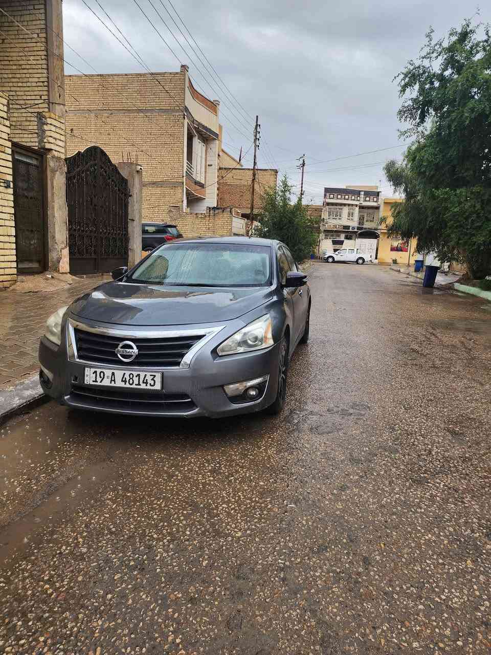 السلام عليكم
لبيع نيسان التيما 2015
سياره نضيف 
تبريد ثلج 
حدادي زيرو امامي خلفي 
محرك وكير كفاله 

ماشي ٨٠ 
موصفات حلو.
كامره تحكم ستيرن بلوتوث 
مثبت سرعه 
لاستفسار لاتصال ***********
سعر 
90 ورقه
