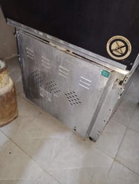 طباخ مصري  ناره تخبل ونضيف كلشي شغال  السعر ع رقم الهاتف07855223092