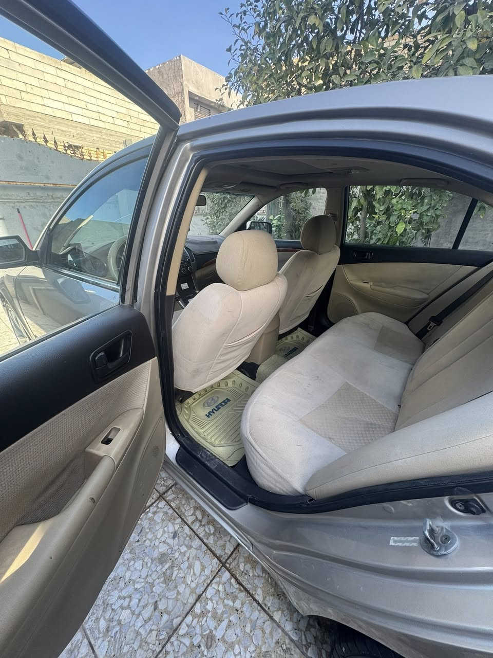 السلام عليكم
سوناتا 2009 امريكي حادث جاملغ وبنيد فقط رقم اربيل تريد وكاله تريد مداور مكينه 2400 كير ومكينه كفاله صبغ 3 قطع (ابيع حزام) باتري جديد حداديه جديده تحكم ستيرن فتحه سقف. 

السعر 110$ وبيها مجال كلش قليل

***********
