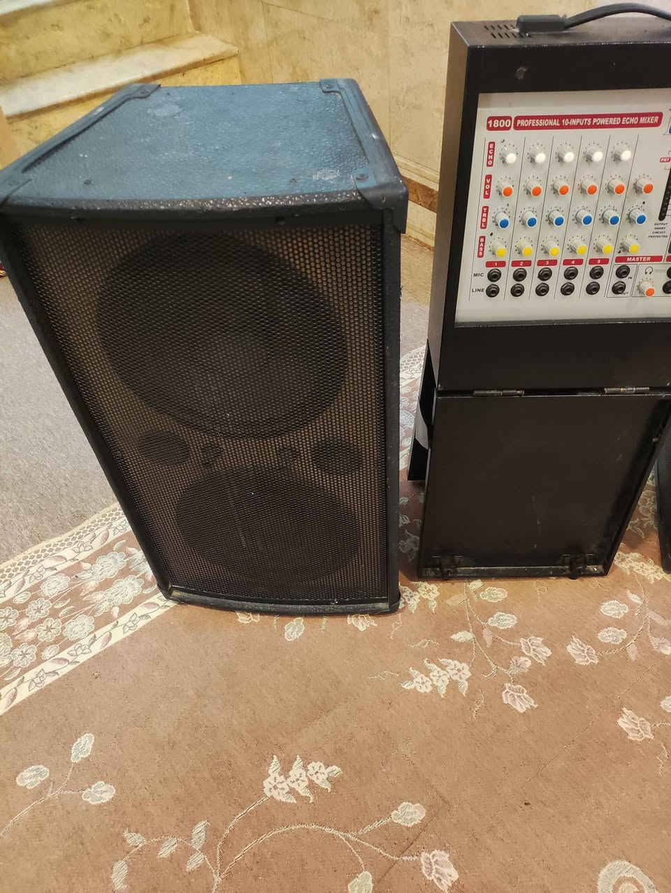 جهاز للبيع مع سماعات اثنين دبل وفيش نقاوه اوصوت الباب الأول للاستفسار ***********
