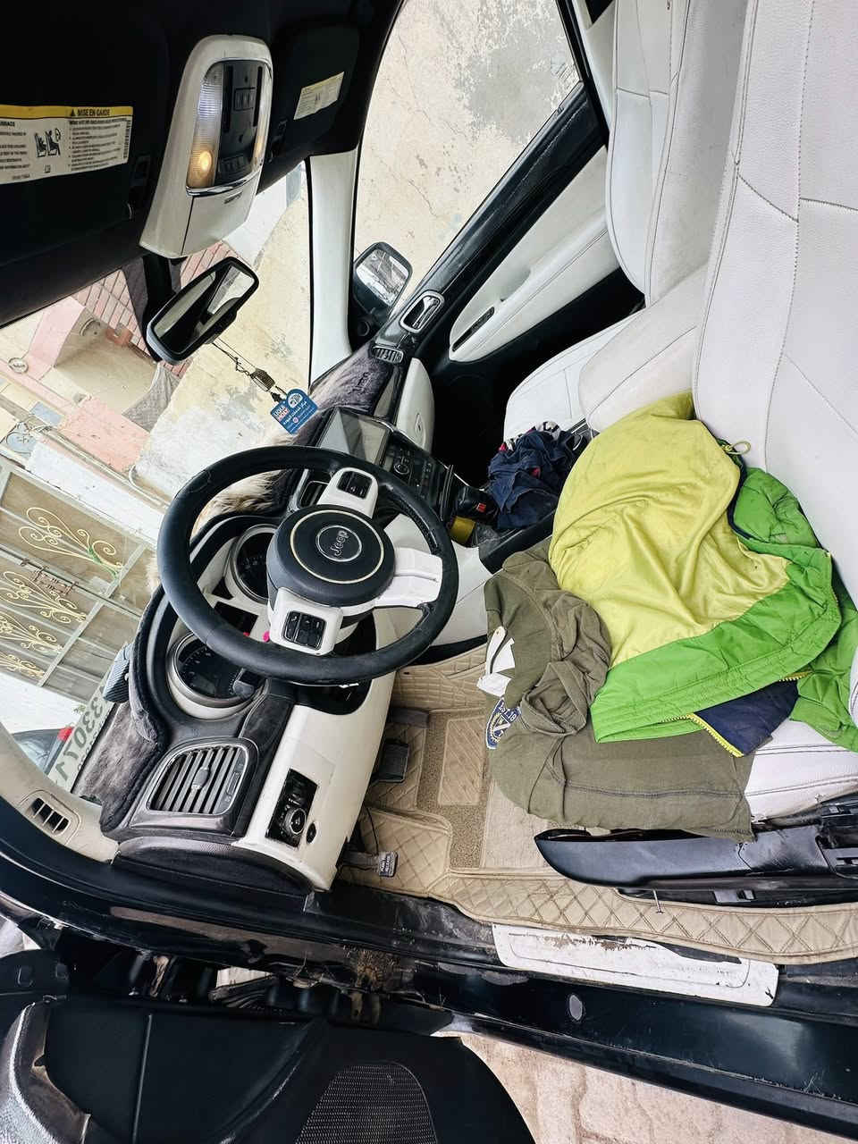 سلام عليكم
جيب 2012 هيمي 5700 مكينة كير تبريد كفالة موصفات  الجيب الRT  لاريدو المعروفة سيارة صبغ حزام اثر شخوط رقم بغداد مشروع وطني تحويل ثاني يوم سعر السيارة 132 وبيها مجال للشراي *********** وبي واتساب.
