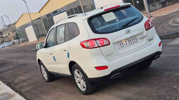 السلام عليكم ورحمة الله وبركاته 
مكلف بالنشر رقم صاحب السيارة بالمنشور
سنتافبا ٢٠١١ خليجية فول مواصفات 
كفالة عامة من صبغ وتبديل 
فقط مكانين 
محرك ٦ سلندر كفاله مبدل بيه راجز بالشركة
صدر وتخم تاير كله جدي 
٧ راكب ٣ قطع تبريد ثلج
تخم تاير جديد 
السياره عليه ادامه كامله متصرف عليه اي شي
هزه ورقم جديد باسمي
السعر ١٥٣ مجال بسيط بعد معاينه
عنوانه بغداد
***********
***********
