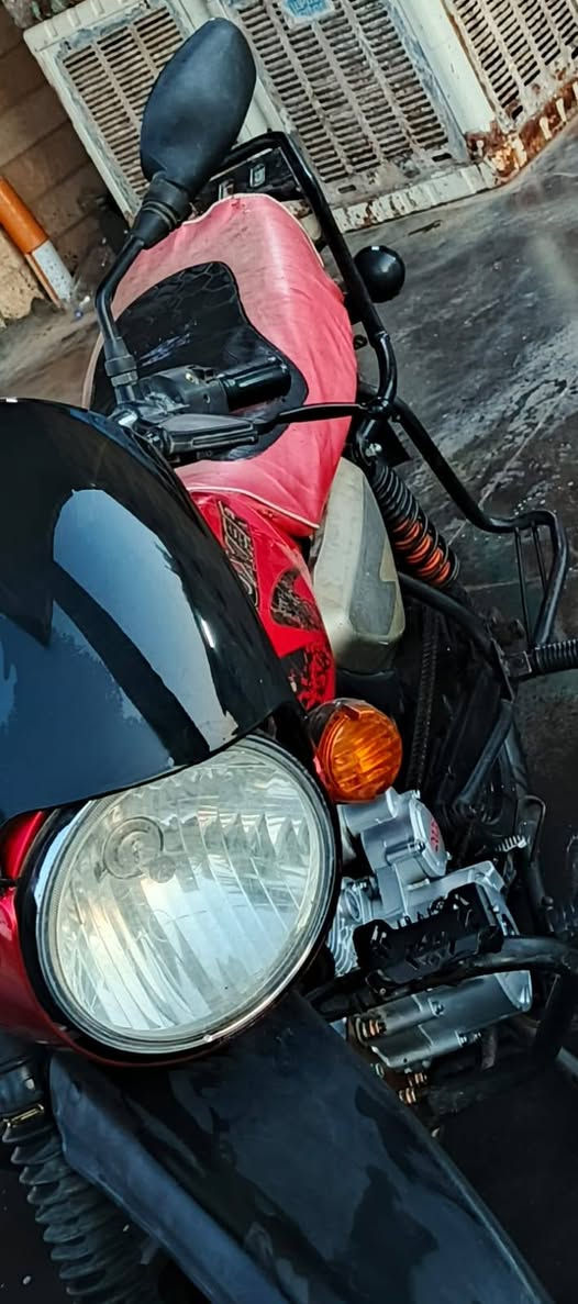 للبيع بوكس 19نضيفه محرك.5 كير مالستوته شاده جديد بالكارتونه قبل شهر شغاله. سلف وهندر كهربائات. شغاله اوراق بيها بيع او مراوس السعر 700 مكاني بغداد التاجي. مكلف بالنشر  ه *********** وبي واتساب
