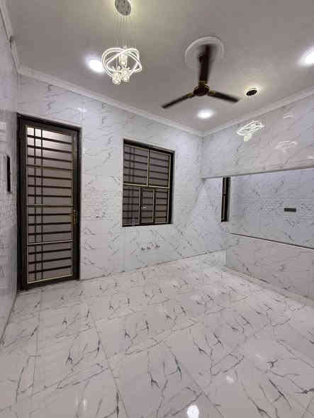 بسم ألله ألرحمىن ألرحيم
أسعد ألله أوقاتكم بكل خير 🌹
اللاستفسار : ***********

توفر : دار سكن للبيع ⚡
جمال ونزاكه ودقه بلعمل 
بناء حديث سنه 2025 😍
ألمساحه : 250 م
على شارع 10 م تبليط
بيت فارغ جاهز للسكن
تستلم بيتك عد لمكاتبه
جميع لخدمات متوفره 👍
ماء + كهرباء + مجاري
نوع العقار : طابو ملك صرف
زراعي بأسم عراقي سند 25

محتويات ألبيت ⬇️
كراج سياره
دوانيه
صاله كبيره
غرف نوم عدد 3 
مطبخ حار بارد
حديقه جانب لبيت
مجمع صحيات داخلي + خارجي

الموقع راقي
البصرة محوله زهير 
يبعد مسافه 700 م
عن طريق داخلي سايدين

كل هاذ جمال وترتيب 
سعر 145 مليون وبي مجال
اللاستفسار : ***********
