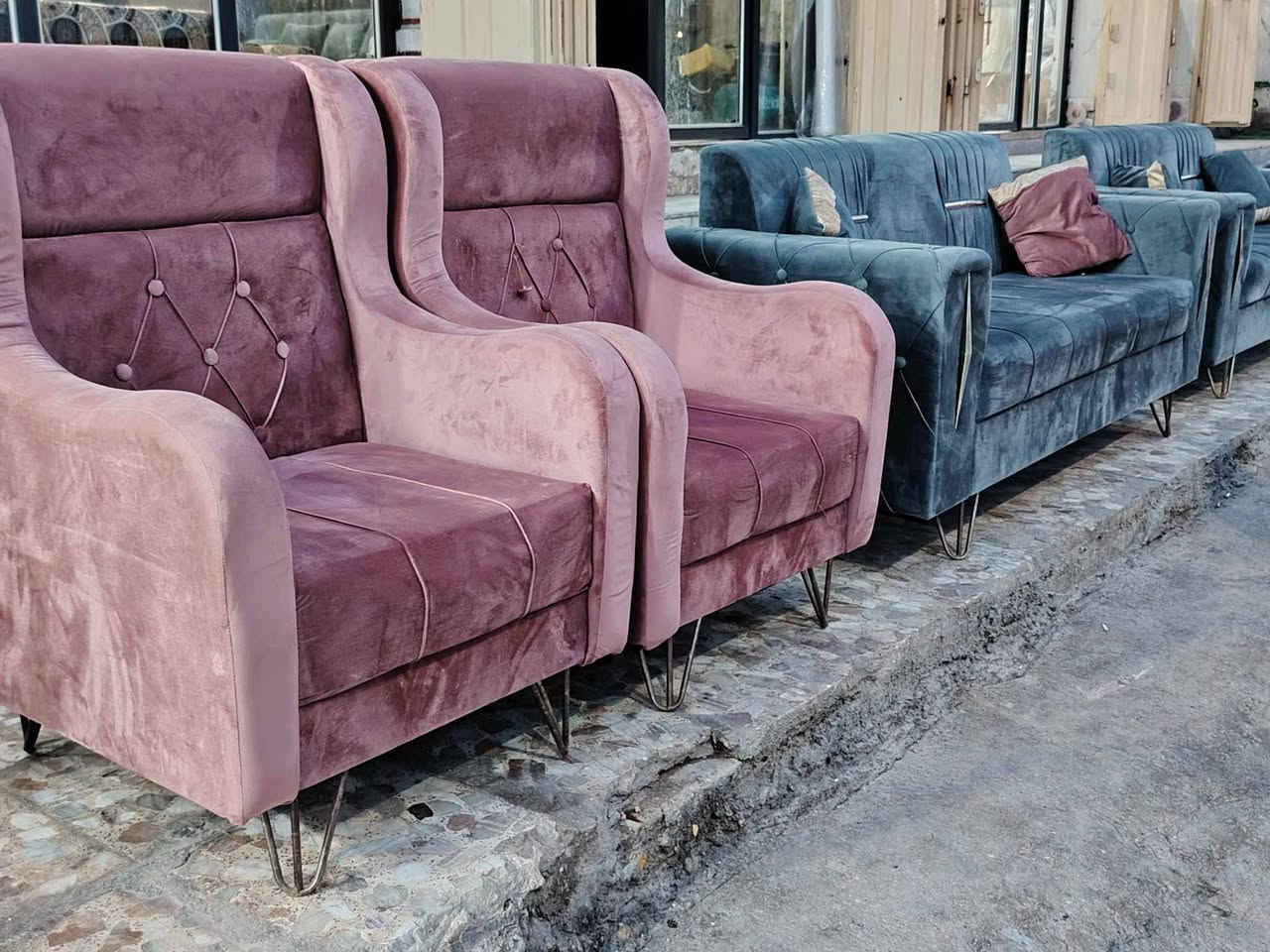 تخم عشر مقاعد تركي مودرن الحديث ثقيل جداً جداً تفصال مو  كارتوني ما ينشال. نظافته 100 /100  اللون المرغوب رصاصي💯❤️‍🔥 السعر 625وبيه مجال


**إذا كنت صاحب هذا الإعلان وتريد حذفه لأي سبب، رجاءا أرسل رسالة إلى الدعم الفني**