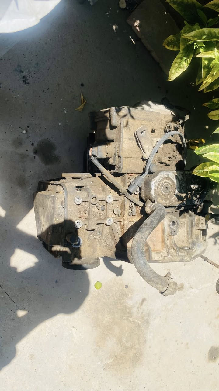 السلام عليكم من رخت الادمن عندي كير للبيع مال كولف فنتو كهربائي بي شغله وحده الكير بتحريكه ثكيل وبي بوش خفيف من اشيل الفيشه التي بي اس ينمر طبيعي والكير ناعم حته صوت مال الاكسل مابي والبك ماله يخبل  السعر ٣٠٠ وبي مجال اخوان 
***********
