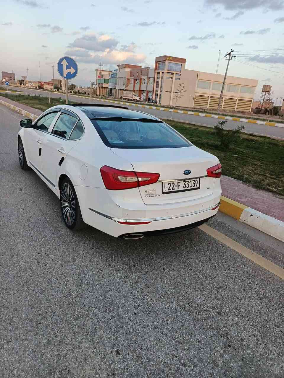السلام عليكم كادنزا موديل 2014 خليجي ملكي فول مواصفات السياره تبريد ثلج شاشة كامرا السياره حلوه ومال جناي مكفولة كفاله عامة عدا بارد أقل شبر فقط رقم أربيل شرط تحويل السياره خير من الله مكان مكان السياره الرمادي ماشيه@170 *********** &السعر 144 وبيها مجال شويه بيع فقط
