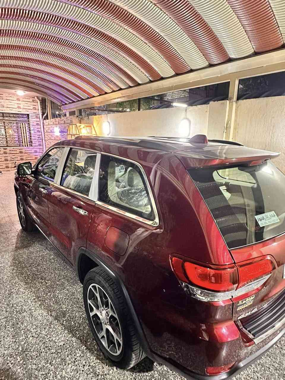 السلام عليكم جيب ليمتدد خليجي  2020 فول واحد على واحد للاخير محرك 6داخل جلد كشنات كهرباء وخزن بانوراما شاشه جبيره جنطه كهرباء وبعد هواي مواصفات ماشيه 43 حقيقي مكاني بغداد شعله 
السعر 295 
الرقم ***********
