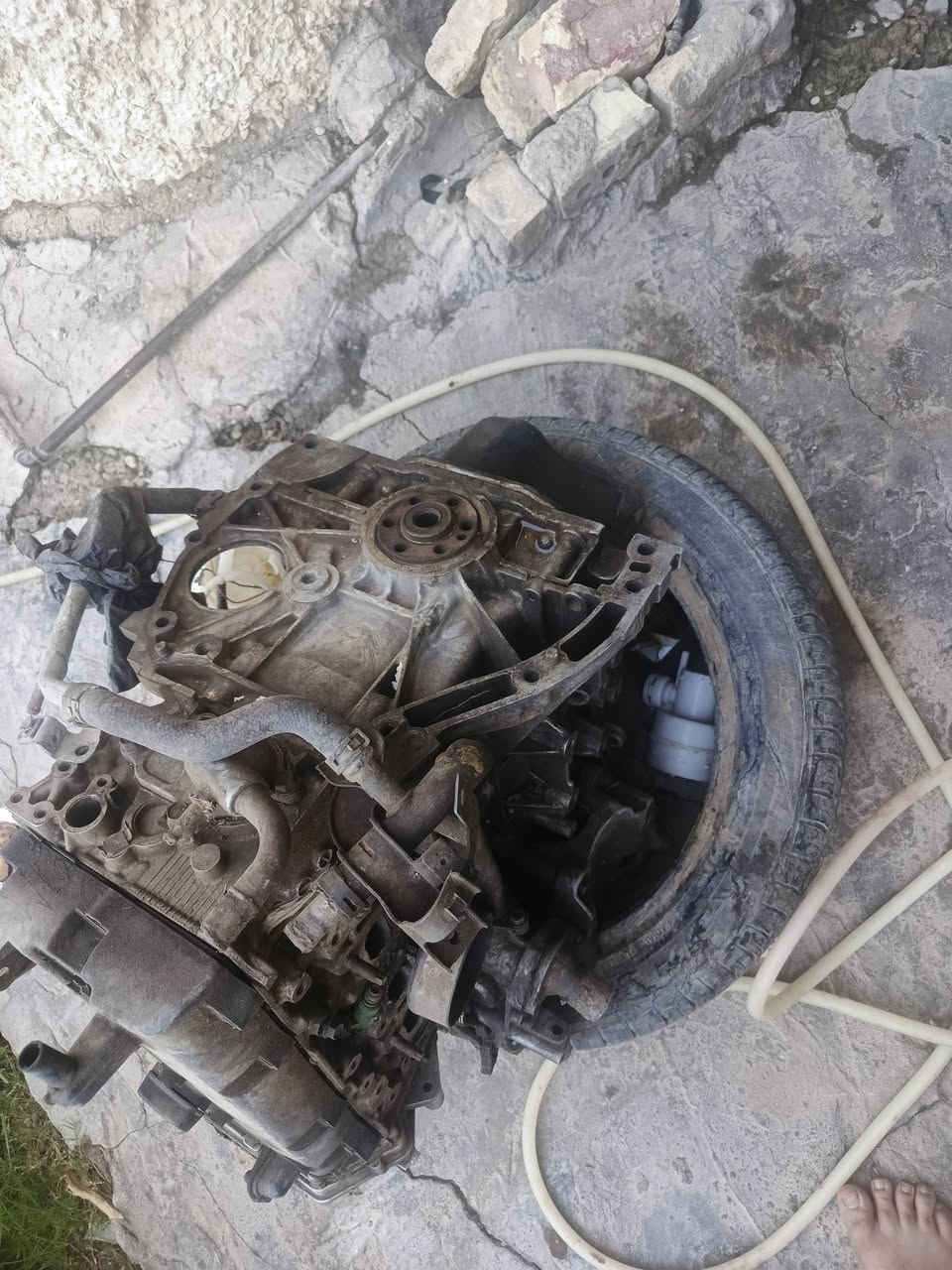 مكينه نيسان يرفان ناصي بيه كسر بل سلاندر الذرع كسر السلندر ابيع عل وضعيتها 500وبيهاا مجال لليجي بس السلندر بيه ضربه للبقي كلشي مابيه ***********
