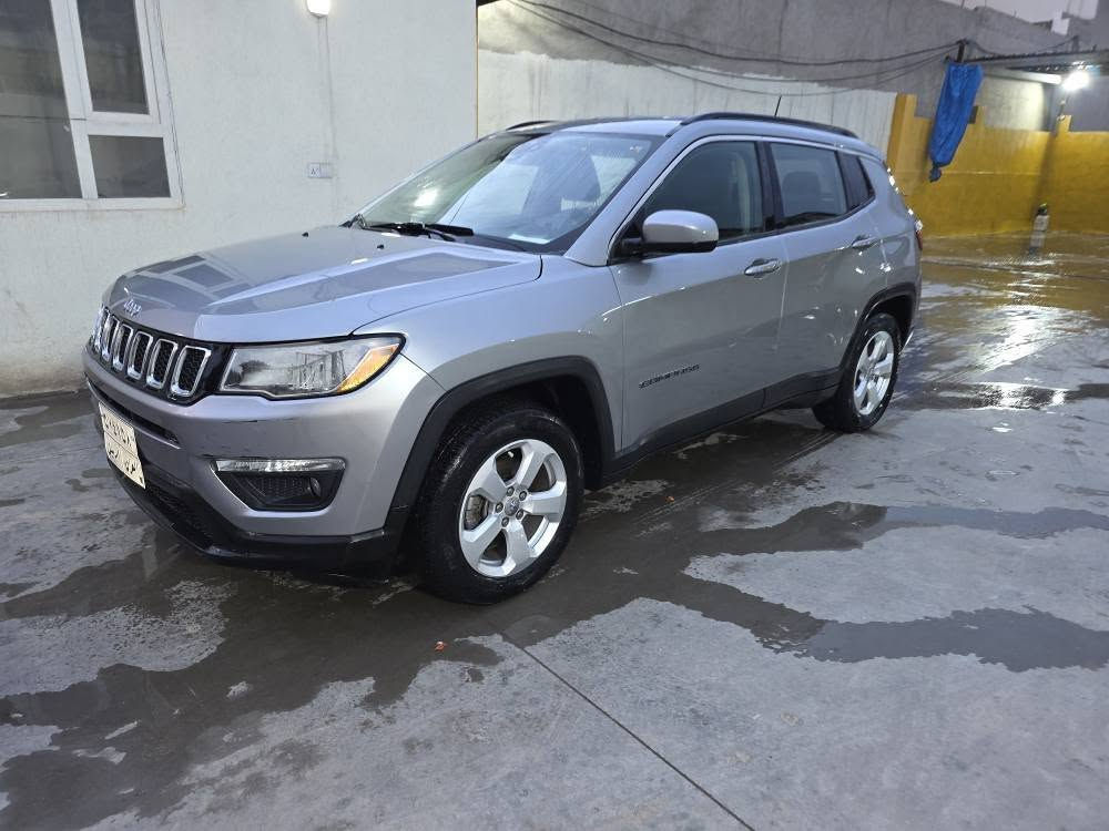 جيب كومباس ٢٠١٨ فئة لاتيتيود بيع او مراوس ضربتها حاجب الدعامية بدون فتح وصبغ باب عكس السائق بالعراق رقم اربيل عليها غرامة ٣٠٠ الف ينزل من السعر،، *********** كركوك, العراق
