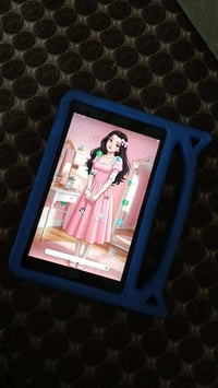 آيباد ١٠ • نظيف • ما بيه عطل