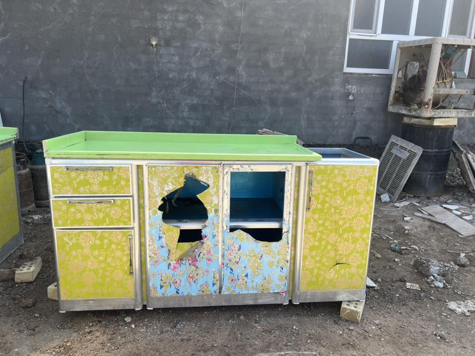 كاونتر ألمنيوم للبيعً نضيف عوزه ترتيبات بسيطه السعر خاص او الاتصال ع الرقم *********** مكاني بابل الحمزه الغربي
