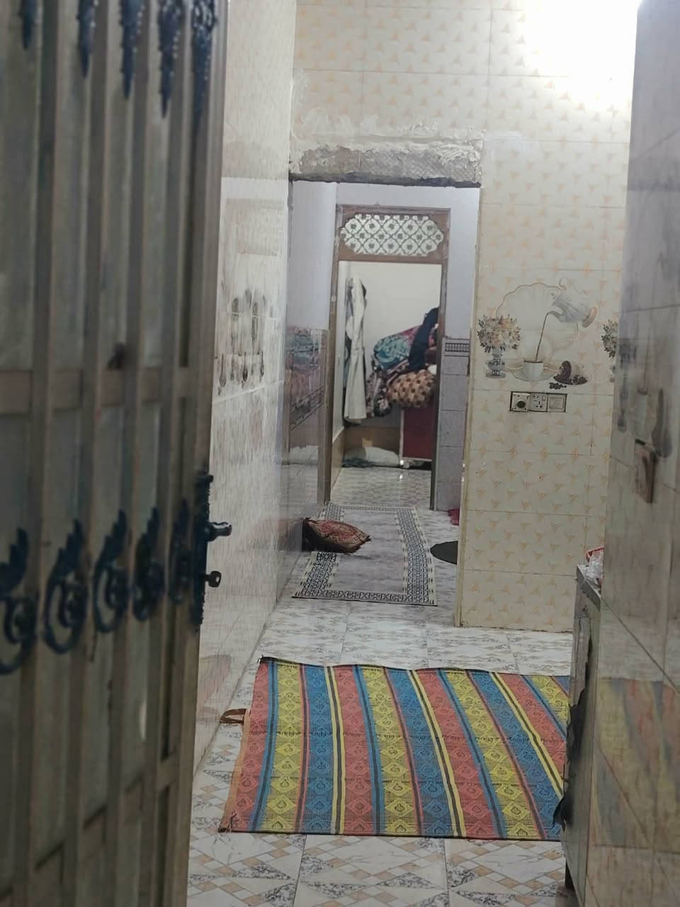 اقصاد اقصاد اقصاد بسم الله الرحمن الرحيم بيت للبيع المساحه 100 متر طابق ونص طابو صرف حي النداء شارع مجمع بيتي عمود 54 قرب شارع 60 الاول ا اقصاد مقدمه 45 والشهر 400 السعر الكلي 85 مع المجال يحتوي على غرفتين +صاله+مطبخ+استقبال+حمامات خارجيه وداخليه بناء طابوك اساس وسقف صب كونكريت للاستفسار ***********
