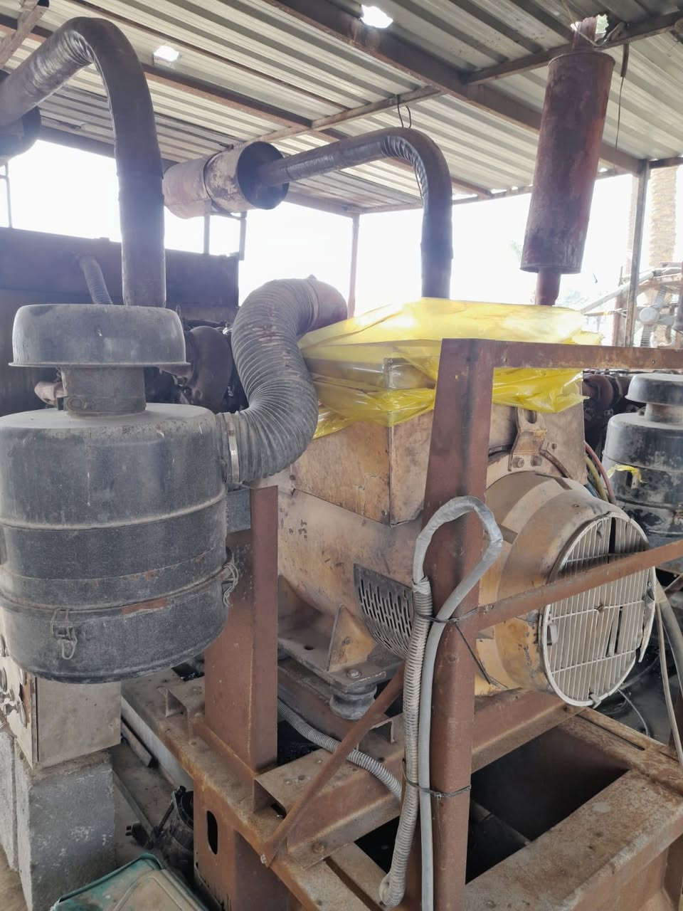 السلام عليكم
مولد دايو ٨ سلندر استندر لا تنقيص ولا تبخير ضغط الدهن 5تستقر ع 3جاهزه وشغاله 
اذا اكو مراوس بدايو 10سلندر اراوس 
مكانهه الانبار /الخالديه 
سعر ٦٥
***********
