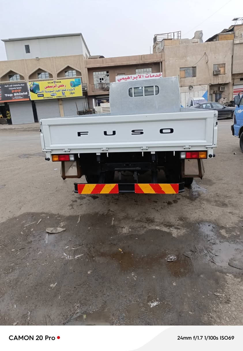 سلا عليكم كنتر موديل ٢٥ للبيع السياره جديده كلش جديده ماشيه ٧٤ السياره مبدل قماره اوربيه كفاله عامه السياره بدي زيرو  رقم بغداد السعر ٢٩٥ ورقه  وبيها مجال حك الجيه المكان بغداد 
***********
