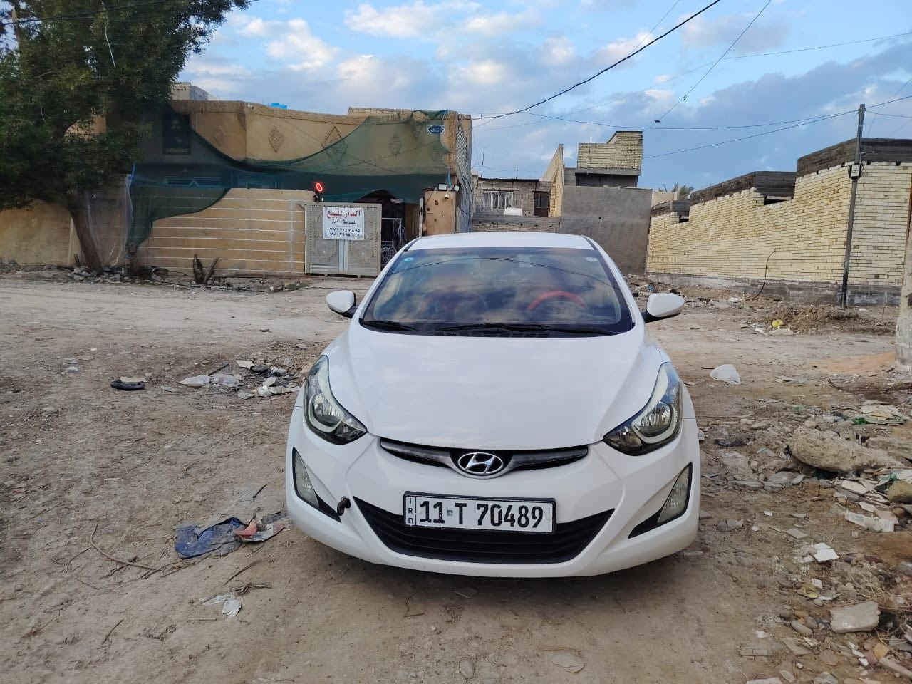 سلام عليكم الانتره موديل 2015 خليجي مكفوله من ضربه وصبغ نص فول محرك 2000 دوش رقم بغداد بسمي السعر 132$ وبيهة مجال الرقم الهاتف ***********
