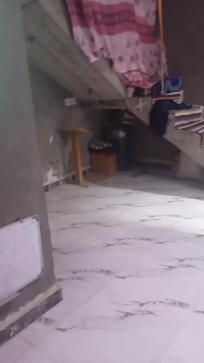 بيت مصفر بلنوار للبيع بس الحمام الداخلي والمطبخ سيراميكه موجود‏‪0780 550 6057‬‏
