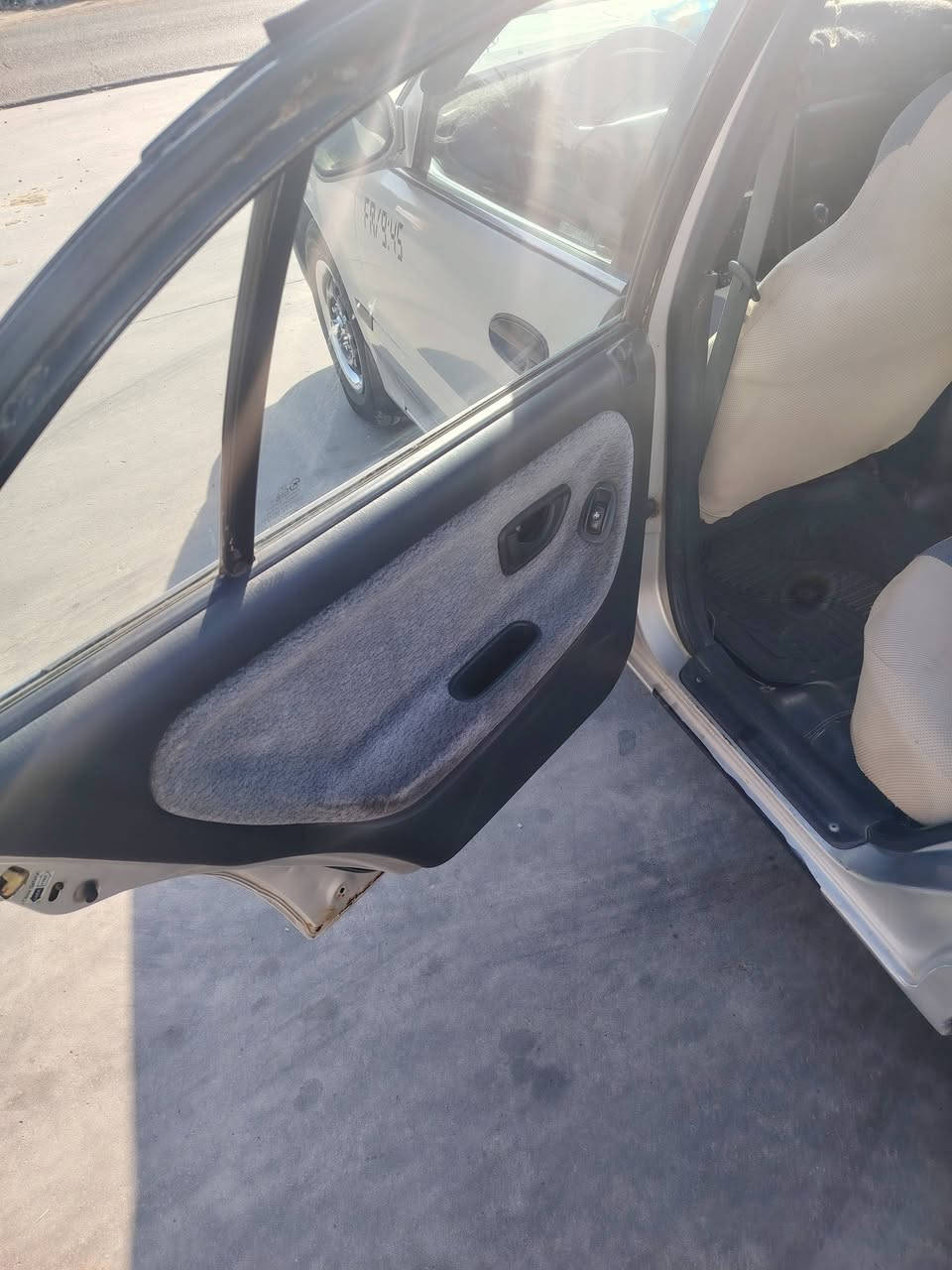 السلام عليكم
سوناته ٢ موديل ١٩٩٣ سياره جاهزه من كلشي نقصها فقد كمبريسر بأسمي سنويه لل٢٧ شهر ال١١ محرك ١٨٠٠ كير عادي المرغوب كهربائيات كلهه شغاله سنتر لوك تاير نضيف صدر ٧٥٪ مكاني واسط صويره للاستفسار ***********
السعر ٤٧ وبيها مجال قليل
