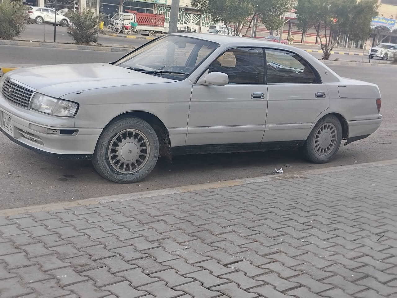 سلام عليكم بطة منفصل موديل ٩٤ للبيع تصقيط رقم بغداد سنوية ما ساقطة مالك موجود سعر ٢٨ ورقة مكان ديوانية ابيع جوم حديد بس اصوليات سيارة شغال وتمشي وين ماچان كلشي شغال بيهة ***********
