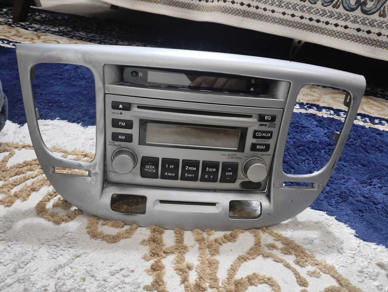 السلام عليكم مسجل ريو 2009خليجي للبيع بلادي مال السياره شغال السعر 60الف بي مجال الاستفسار الاتصال على الرقم ***********
