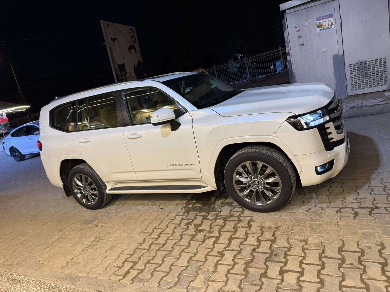 السلام عليكم من رخصة الادمن لاندكروز
ساز2024 رقم بغدادسياره كفاله عامه السعر 65 مكان السياره بغداد حي الجوادين للاستفسار *********** التصال يكون وره 2 الضهر
