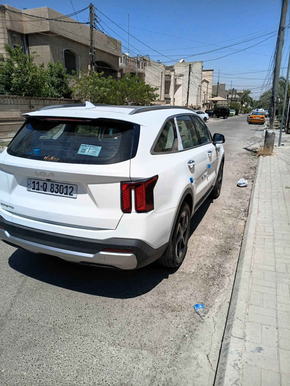 السلام عليكم/ سيارة للبيع سورنتو خليجي  رقم بغداد موديل ٢٠٢٤ ابأسمي ٦ سلندر فول مواصفات بانوراما وبصمة وكراسي كهرباء وجنطة كهرباء ومري شفط وحساسات وتشغيل عن بعد وكامرة وباقي المواصفات وبالنسبة للتفاصيل السيارة بيهة بارد موضح السونار بالمنشور كل التفاصيل مكاني بغداد والسعر (٢٨٣) وبيهة مجال بسيط للاتصال ***********
