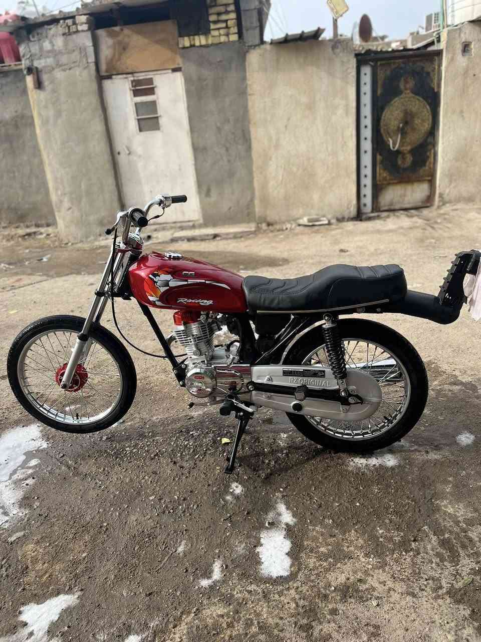 السلام عليكم للبيع نامه تيربو ادوات الدراجه قبل شهر من تعمرت نهضه ومعدل فول مامفتوحه غراضه كلهن جدد واصليات مانقصه برغي تجي وتشوف بعينك احلى من الصورر 
مكاني البصره معقل ب٦٢٥ بيه مجال قليل 
***********
