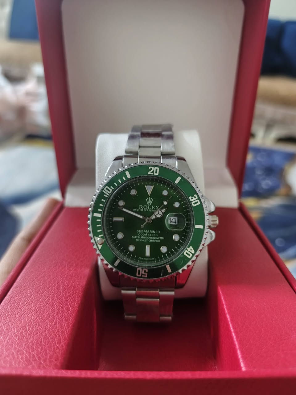 السلام عليكم
ساعة حديد ماركة روليكس كوبي ماستر ضد الماء بعدهة لوك جديدة لون الداخل اخضر بيهة عداد لمعرفة ايام الاشهر 
السعر ب12 الف الشراي يجي خاص و هذا رقمي ***********
