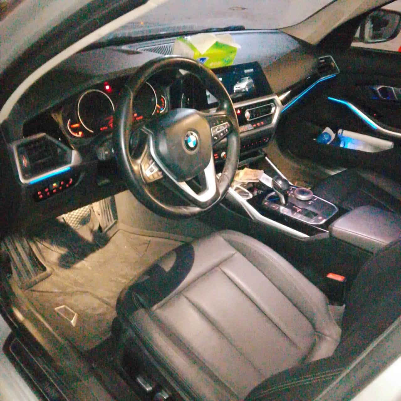 Bmw 320i 2020  
▫️ 113.000k 
▫️ 2000 cc 
▫️ فابريكا بالكامل 
▫️ وكيل
▫️ صيانات توكيل بالكامل 
▫️ الفئة Exclusive 
▫️ رخصة 3 سنين 
▫️ مرور اكتوبر 
📍المعاينة اكتوبر 
💰1,800


**إذا كنت صاحب هذا الإعلان وتريد حذفه لأي سبب، رجاءا أرسل رسالة إلى الدعم الفني**