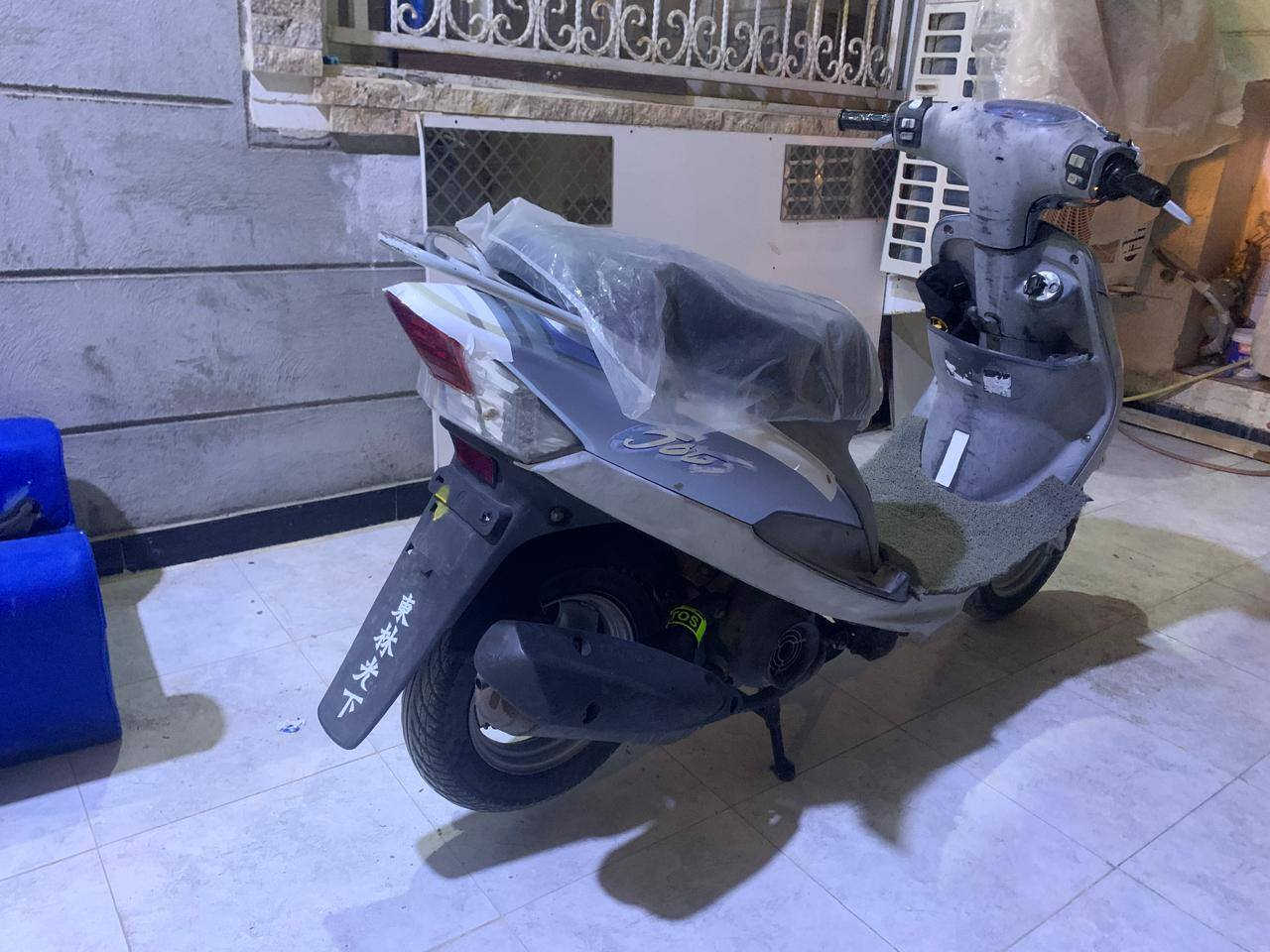 السلام عليكم
ملاحضه/ ((لا تجي تكلي شنو بيه الدراجه ما ناقصها برغي واي عطل ما بيه واذا تحب وين ما تريد تأخذها أخذها وافحص)) 

ماكس قجمه موديل 2006 للبيع دراجه ياباني اصلي صارلها شهر طالعه من الوكيل وبيه ضمان سنه كامله على المكينه من المعرض

مكينه برغي ما مفتوح بيه نضيفه وشلعه كلش قويه تشك الكاع ومعدل خير من الله

كهربائيات كلها شغاله كلشي بيه شغال تشتغل سلف وهندر

ملاحضه/ الدراجه وياها خوذه وكفرات كرزيه مختمه

سعر الدراجه مليون وبيه مجال الي مو شراي لا يجي يراسلني 
عنوان البصره
الرقم ***********
