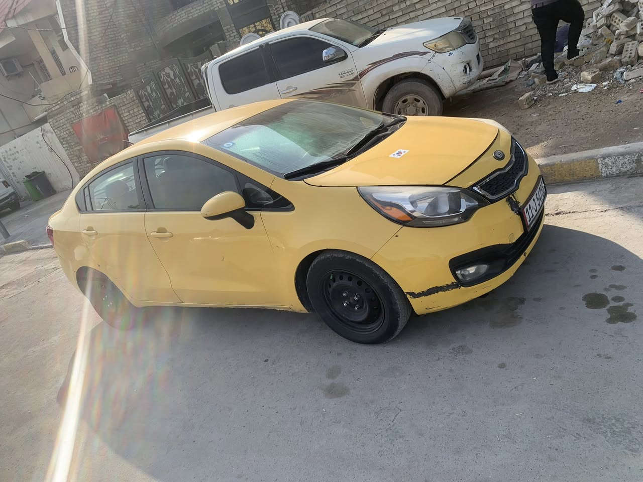 سلام عليكم كيا ريو 2014 وارد امريكي حادثه مثل ماموضح بل سونار الباب الخلفي وشويه من الجاملغ بدون تبديل ودواخل 

كير ومكينه كفاله داخل لونين 

تحكم ستيرن جهتين 

اربعه جام كهربائي 

نضام ايكو + مخارج شحن 

السياره سعرها مناسب لليشتغل بيها عله باب الله 

عارضها (78 $) وبيها مجال حك جيتك 

رقم بغداد الدولي الجديد هيئه وغرامات مصفره 

مكاني بغداد البلديات للاستفسار 📞

هـ/***********
