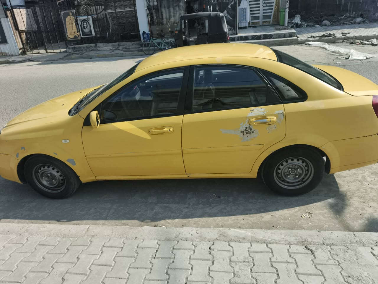 السلام عليكم
اوبترا 2011 شركة عامة مصبوغة عام اثر جراد وهذا كشرها شوفة عينكم بيها هاي الطخطخات ابيع ع هاي الوضعية 
السيارة كير مكينة وتبريد ومنظومة غاز 60 لتر  كلها مكفولة مدوشمة ارضية وكشنات / السيارة بأسمي ابيع تحويل مكان السيارة بغداد الحسينية مال راشدية السيارة عارضها ب 60 وبيها مجال للشراي للتواصل *********** او المراسلة ع خاص
