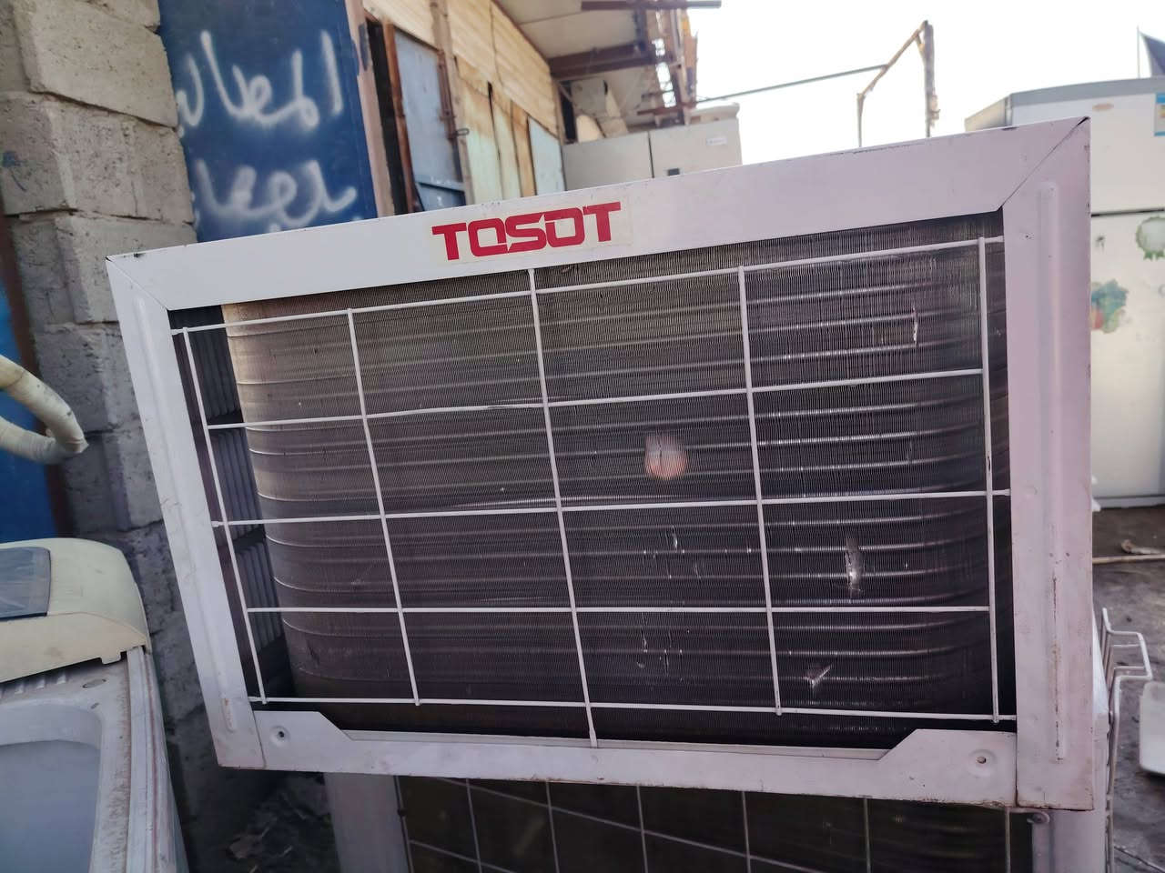 مكيف توسوت برغي ممفتوح منه ع وضع الشركة تدفئه تبريد شرط ثلج مداخل تصليح ابد ولا مفتوح برغي *********** بغداد النهروان قرب السيطرة قفله 220 الف ضمان 10 ايام بالصيف غاز 22
