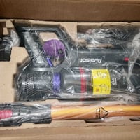 مكنسة شحن • بدون بطارية • ملحقات كاملة