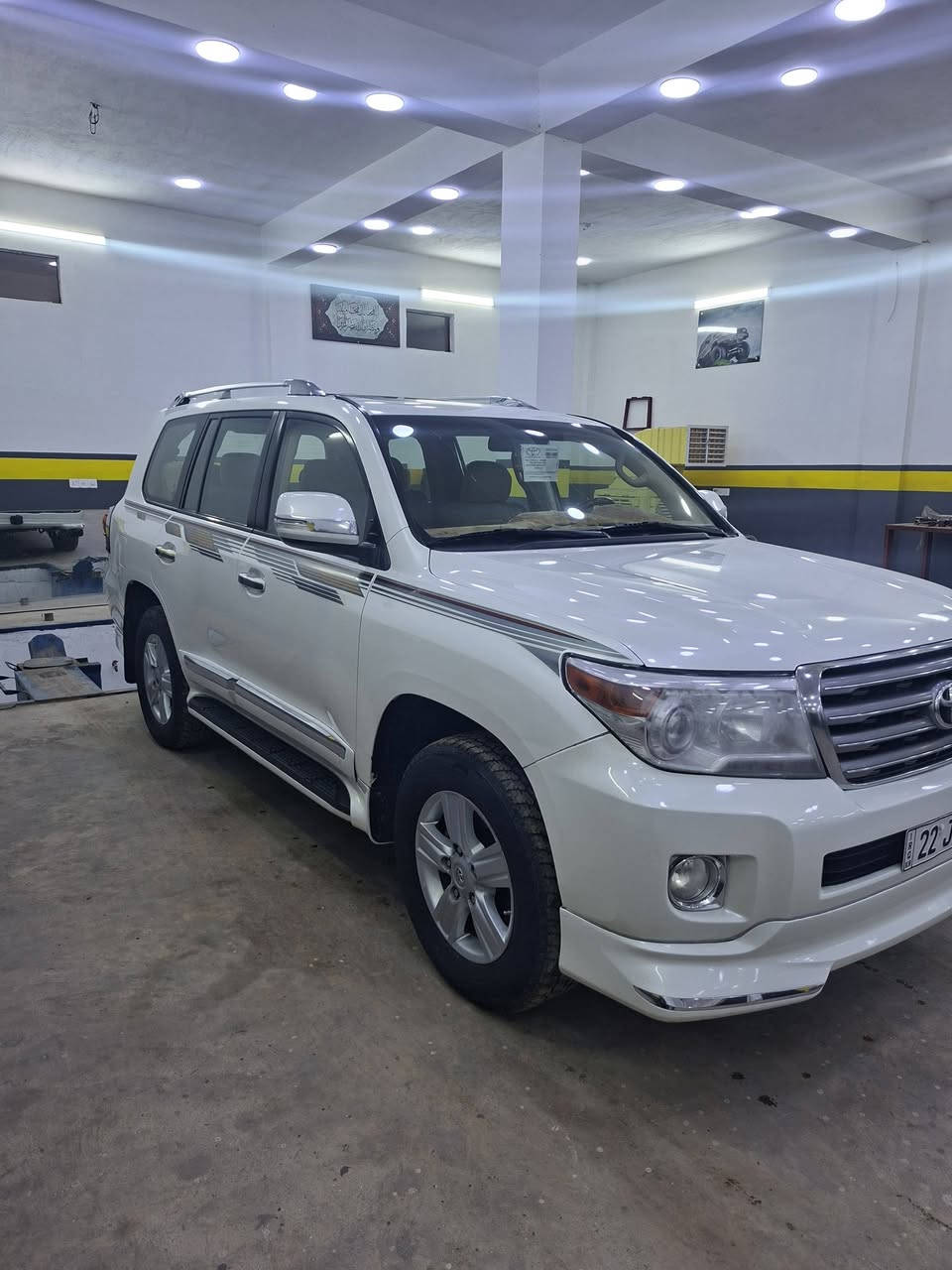 للبيع لاندي اكروز موديل 2012 السعر 365 العنوان صلاح الدين بلد /***********
