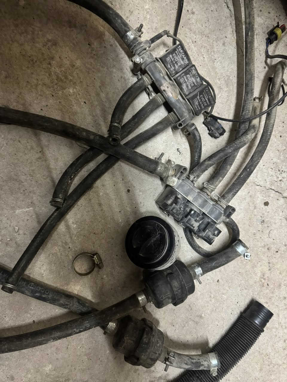 السلام عليكم عندي منظومه سته سلندر كامله خزان 60 التر  بيه كرت مال محطه الدورة مكانه بغداد سعره 250 الف وبيه مجال هاذ رقمي *********** 
ملاحضه اليويد منه غراض عادي ابيعله عادي العقل مالته يرادله برنامج ودوره ماكو
