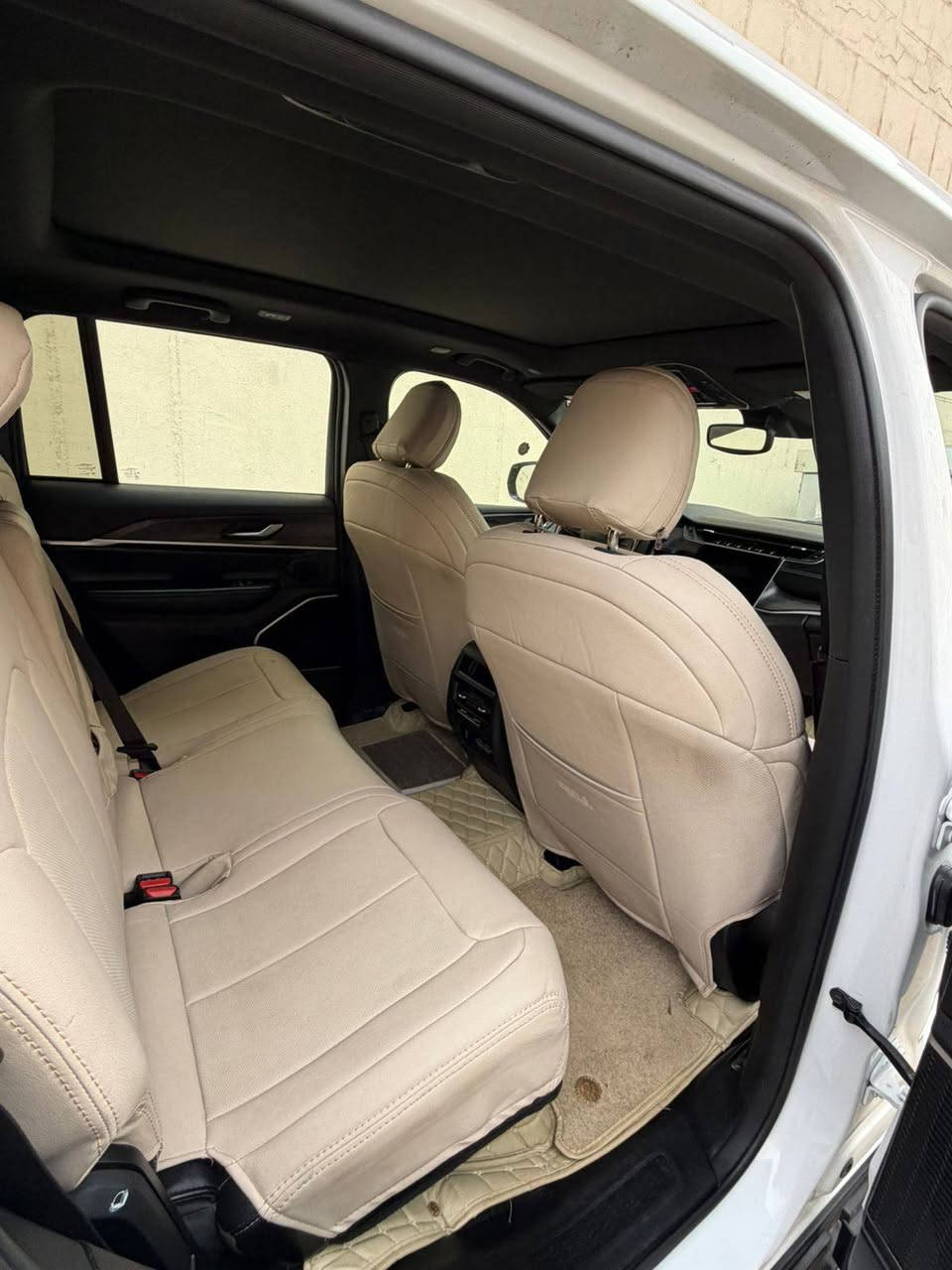 جيب  2024 ليمتد 4Xe

هايبرد بلك إن وارد أمريكي
المواصفات:
موديل 2024
فئة Limited 4Xe
محرك 2.0 تيربو + هايبرد بقوة 375 حصان
الممشى 34,000 ميل
رقم بغداد
التفاصيل:
السيارة كلين بدون ضربات
فقط الصندوق متأثر
بدون إيرباغ
نظام الهايبرد:
تشحن وتمشي كهرباء فقط لحدود 45 كم بدون استخدام البنزين
مناسبة جداً للاستخدام داخل المدينة
التجهيزات:
دفع رباعي
بانوراما
رادار 360 درجة
نظام تحديد المسار
حساسات أمامية وخلفية وجانبية
خمسة أوضاع قيادة للطرق المختلفة
كير ماوس
شفتات ستيرن
هاند بريك بصمة
مقود جلد مع تدفئة
تبريد مقعدين
المميزات الإضافية:
لايتات LED
هيترات للكراسي
شاشة كبيرة دجتل مع GPS
كراسي ميموري
نظام صوت Alpine
تشغيل عن بعد
نظام محاكاة العجلة الذكي
نظام فرملة تلقائي أمامي وخلفي
الموقع: بغداد

رقم صاحب سيارة ***********
