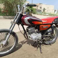 سي جي 125 • مكينة زنجيل • ابرو