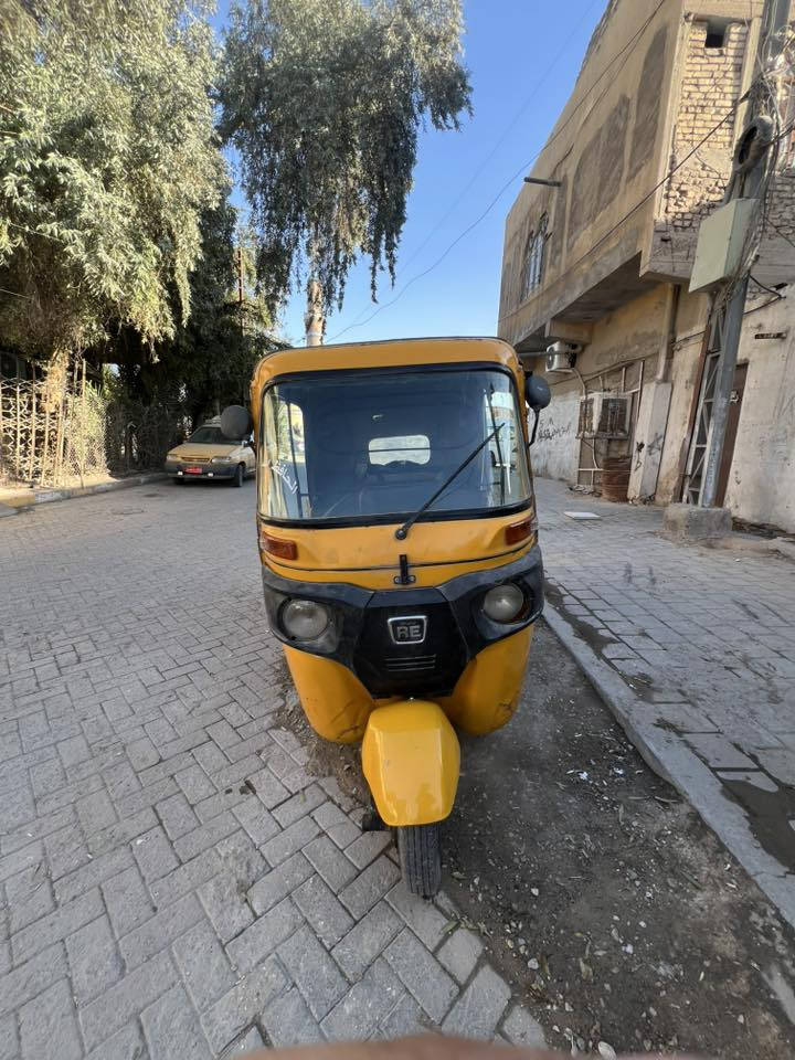 سلام عليكم تكتك للبيع موديل 2020 شهر 10 
لون اصفر ( أوراق ) 
السعر 3 ونص وبيهه مجال 

***********
