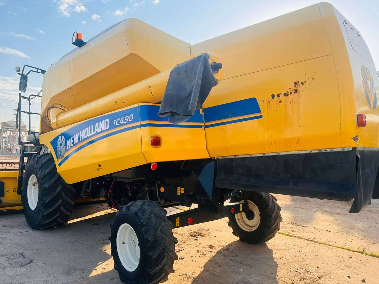 السلام عليكم
للبيع حاصده اربعه بلم تك درام موديل ٢٠١٩ رقم سليمانيه مشتغله 3000 ساعه مكفوله كفاله عامه للستفسار الاتصال على الرقم *********** متوفر واتساب
