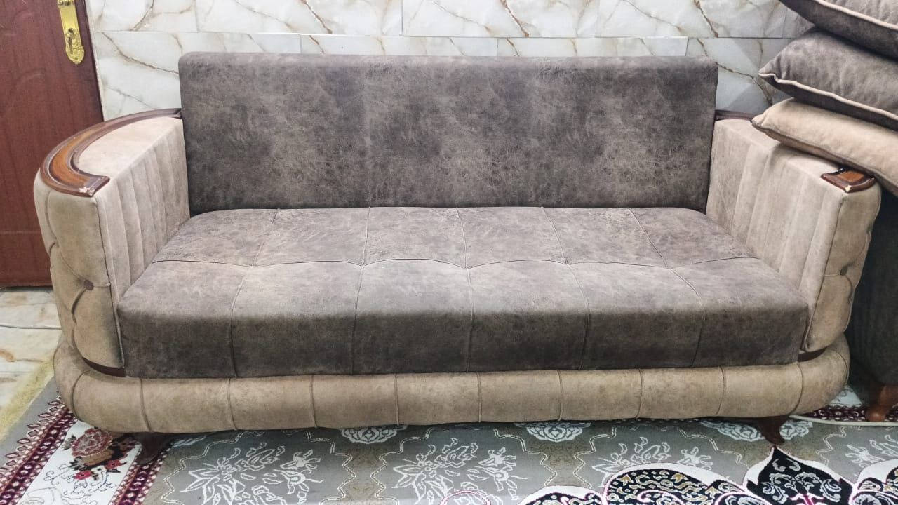 للبيع ٣٥٠ كولش نضيف*********** وات ساب اي استفسار
