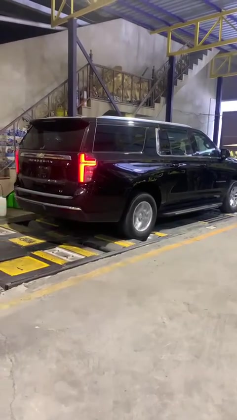 شوفر ليت تاهو سوبرمان موديل ٢٠٢٣ بدون رقم مكفوله كفاله عامه ماعدى الباب خلف السايق بيه كلير بدون ضربه بدونه فتحه ال تي كشنات جلد   رقم *********** مكانه البصره
