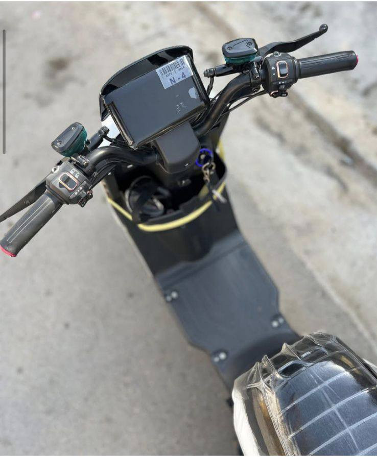 السلام عليكم
دراجه شحن نوع R11 
الدراجه نضيفه تخبللل
الدراجه كافلها الك من كلشي عده البطاريات 
الدراجه شغاله وتخبل بس يرادلها تبديل بطاريات 
الدراجه سعرها 300 وبيها مجال طب وتدلل 
بغداد الشعب شارع عدن 
***********
للتواصل واتساب 
ومستعجل عل بيعتها من وره المدارس 
@إشارة
