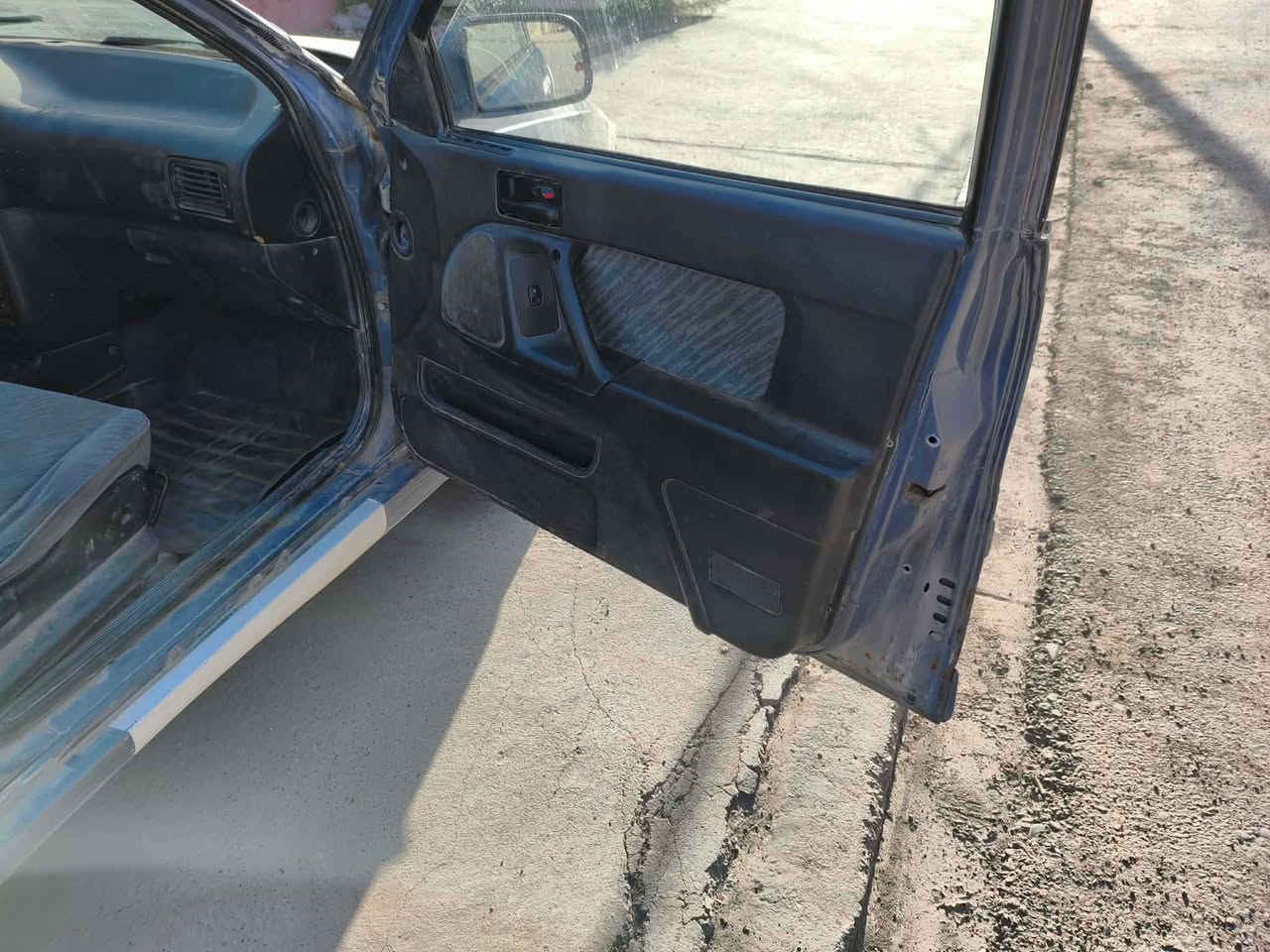 ألنترا دمعه لبيع موديل ٩٤ دبل تريشه رقم بغداد ألماني سنويه مجدده لحد ٢٠٢٧ مكينه مفتوح لاصرف ولاتبخير كير اتوماتيك خير من الله مبدل بيه جاملغ اليمنه امامي والبنيد تبريد منظومه كامله ولكن مايشتغل نقصه غاز تايرات اماميه جدد الوره نص عمر سلف جديد باتري جديد كهربائيات شغاله جام كهربائي شغال لسعر ب٢٦ ورقه وبيه مجال بالسعر مكلف بالنشر ***********مكان سياره بديالى ناحية كنعان بيع فقط بدون مراوس
