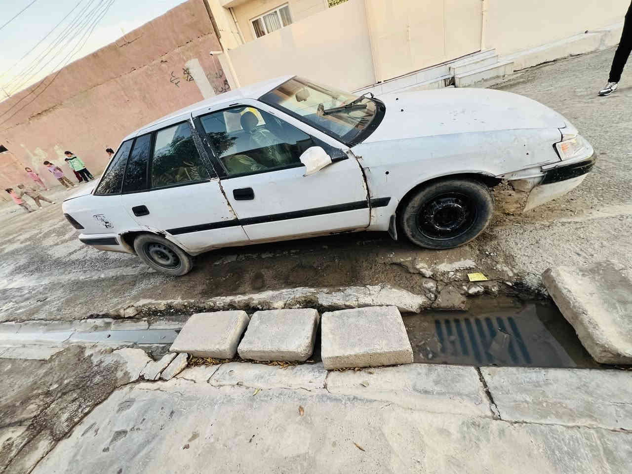 سلام عليكم سياره البيع دايو جديده محرك وكير وكهربيات كلها شرط صدر تايرات جديد كيج سرعه رون كيج بانزين حماوه كلها شغاله السياره فحص ماشيه معاملته كامله السعر 10 اوراق المكان الحويجه بيع سريع سياره برغي ما عايزها ما تعجبك اعبر المنشور وحياكم /***********
