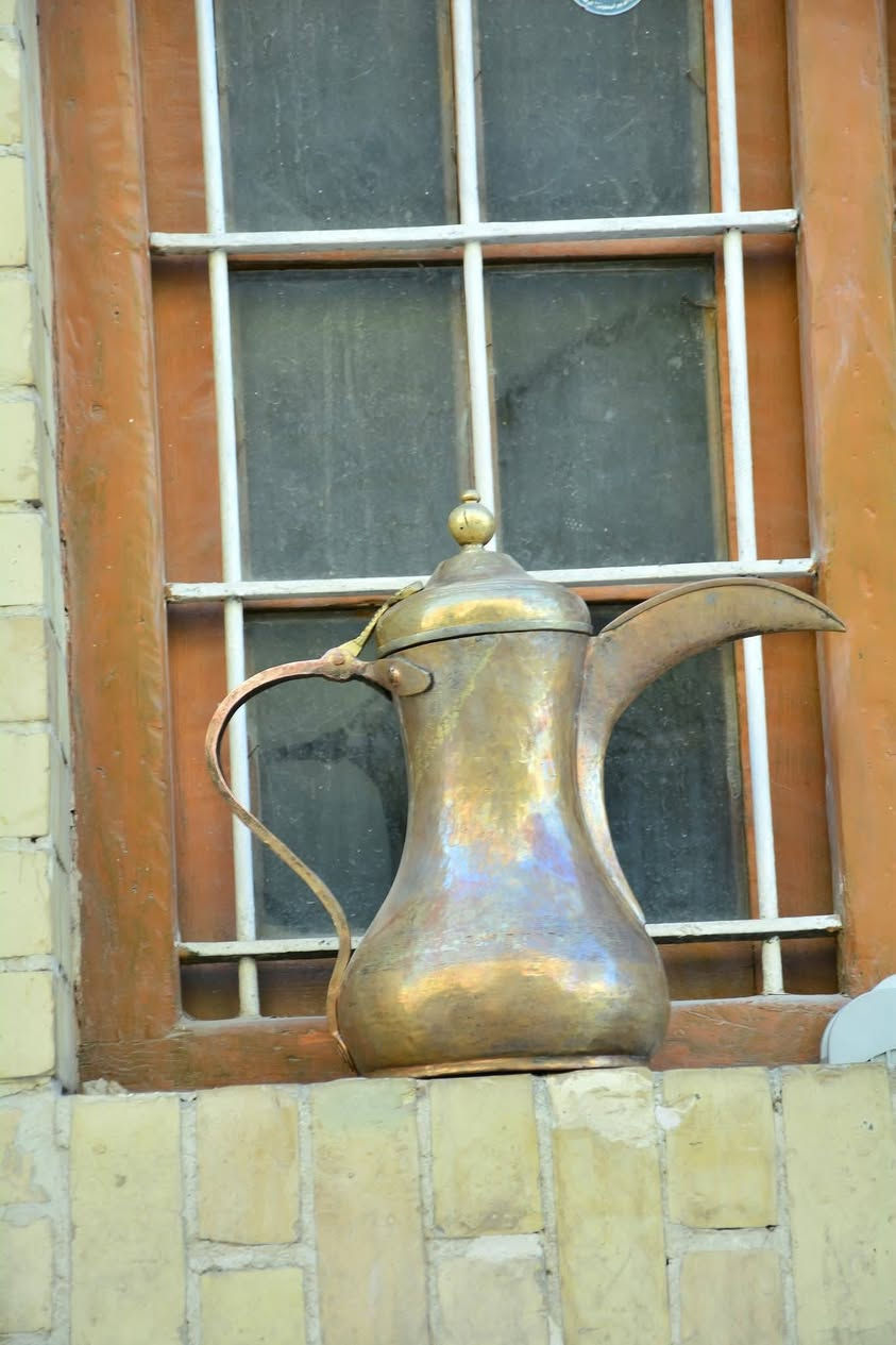 صبحكم الله بالخير والبركه 🇮🇶🕊️🇮🇶 كمكم نجفي قديم جدا جدا بطن عريضه 43سنتم بطن عريضه نظافه تامه وخالي من كل عيب للاستفسار خاص او الاتصال على الرقم التالي ***********.....اخوكم كرار الشيخ
