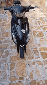 السلام عليك للبيع دراجه ادرس ياباني نوزل 120دراجه نضيفه خير من الله لا تنقيص ولا تبخير ناعمه نضيفه ما بيها اي نقص كله شغال نكره سلف هندر شلعه ومعدل كهربائياتها شغاله دراجه ما بيها اي نقص السعر 450 وبيها مجال مكاني بغداد مدينه الصدر الاورفلي رقمي ‏‪0773 562 0953‬‏
