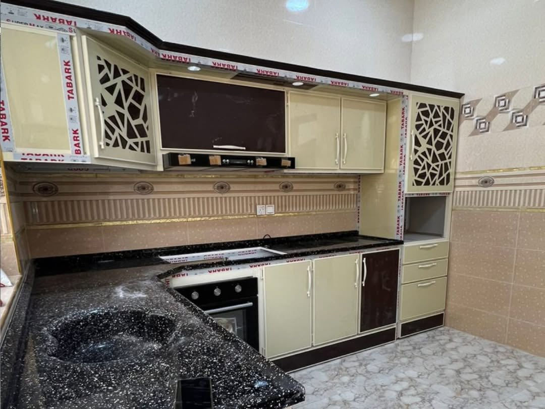 الدقة في التصميم هي بصمتنا في معمل كرار. 🔍

نوفر لك كاونترات تجمع بين الأناقة والعملية. كل عملنا يتم تفصيله بدقة (حسب طلب الزبون)، بدءاً من اختيار درجة اللون وصولاً إلى أصغر التفاصيل الفنية.

لأننا نؤمن أن مطبخك يستحق الأفضل

موقعنا:📍: كربلاء_البوبيات.

‏‎📞 للحجز والاستفسار (واتساب): 

0770 267 9966

.

#فخامة #مطابخ_مودرن #CNC #معمل_كرار #تصميم_داخلي #كاونترات_مطبخ"
