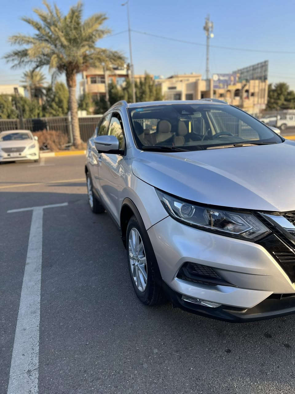 السلام عليكم
نيسان روج البيع 

مديل 2020

فول موصفات 

أربع كامرات🎦

رادارات نفط عمياء 

توقف ذاتي 

محرك 2000كلش اقتصادي 

داخله العراق كلين هنا بيه جاملغ وبنيد تبديل وصبغ

سياره ماشيه 28ميل

السعر 155وبيه مجال 

العنوان بغداد سيديه

***********

بيه واتساب
